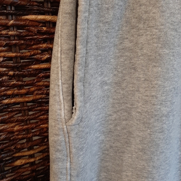 Nike Club Fleece Jogger Sweat Pants Medium Gray Swoosh Logo Athletic Loungewear - Picture 5 of 8